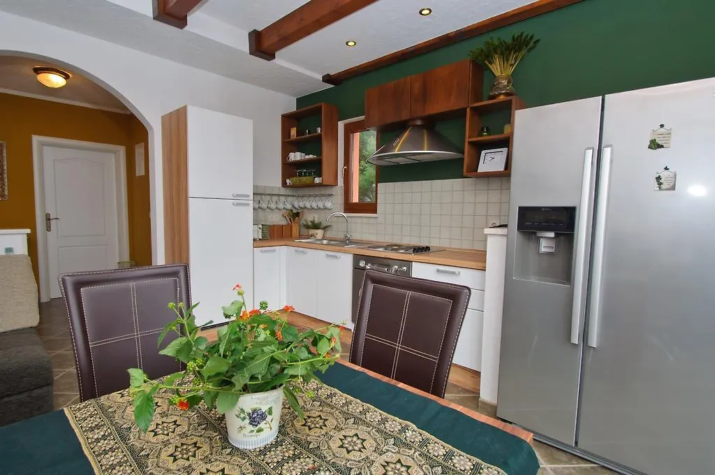 Apartments Villa San Antonio Slatine
