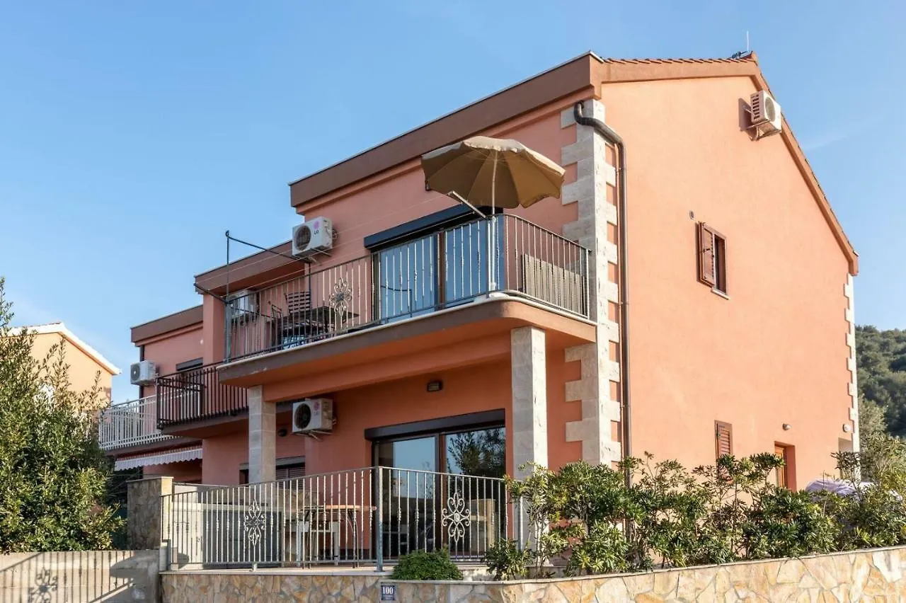 Apartments Villa San Antonio Slatine 0*,  Chorvatsko