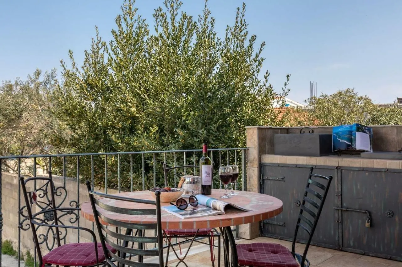 Apartments Villa San Antonio Slatine