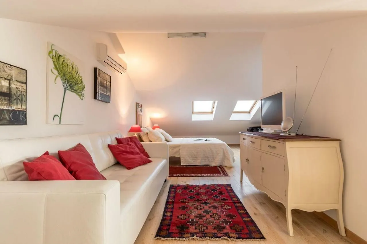 Apartments Villa San Antonio Slatine 0*,