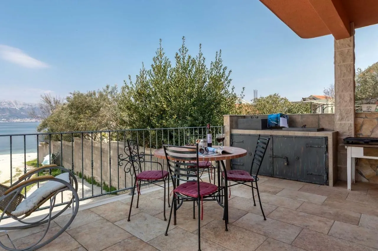 Apartments Villa San Antonio Slatine