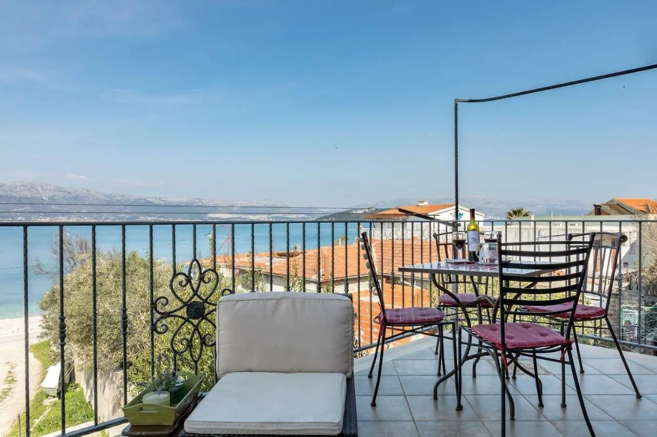 Apartments Villa San Antonio Slatine 0*,